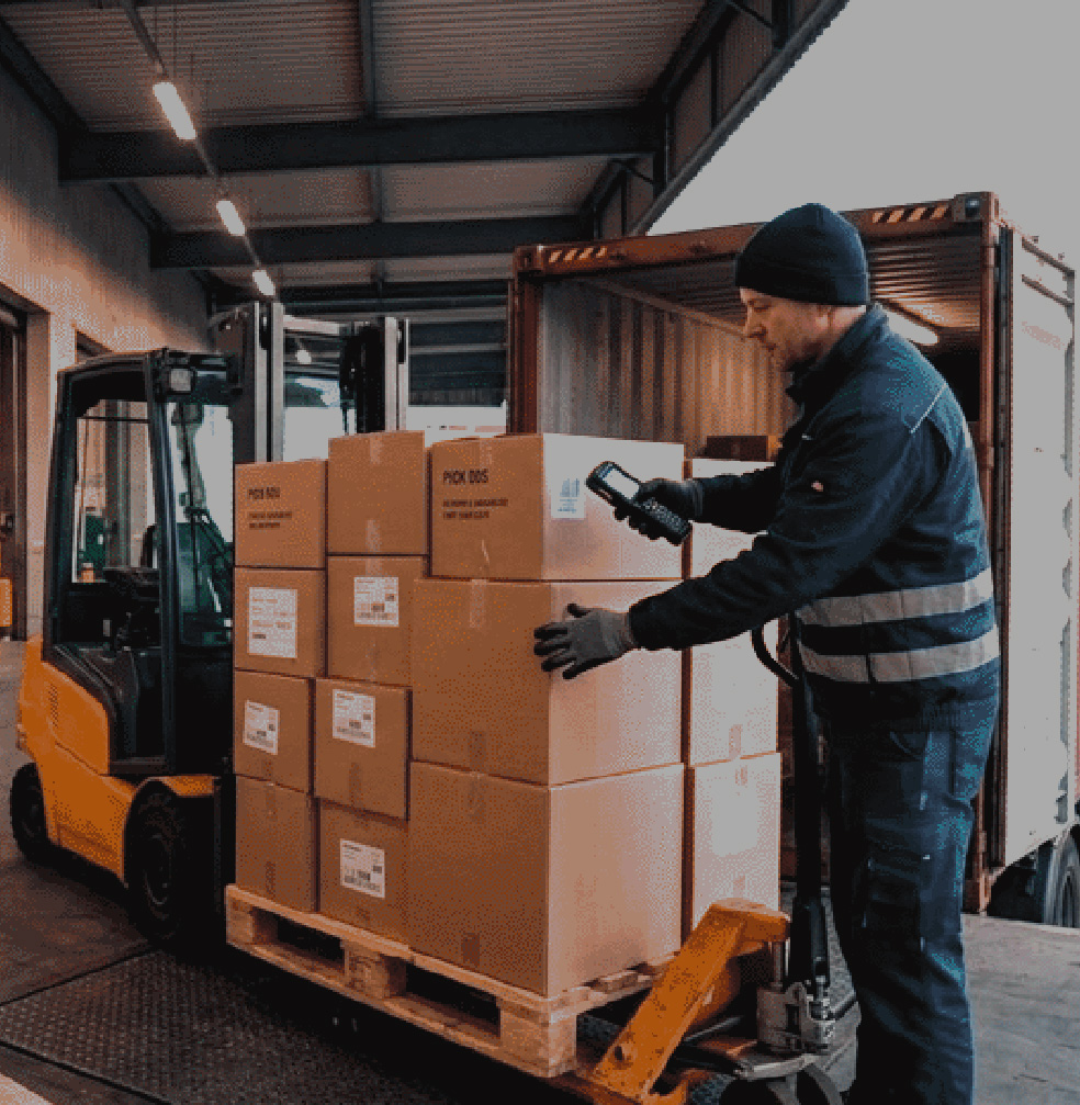 DerProfi-Logistikdienstleistungen-Bremen-Kommissionierung-Verpacker